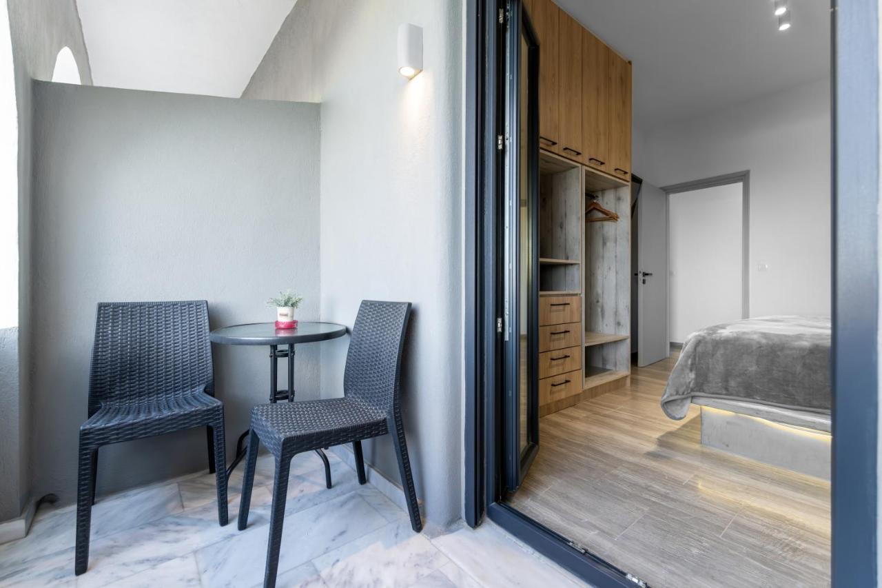 Christianna & George Luxury Hot Tub Apartment サントリーニ エクステリア 写真
